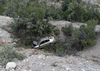 Sinop’ta otomobil dereye yuvarlandı: 1 ölü, 1 yaralı