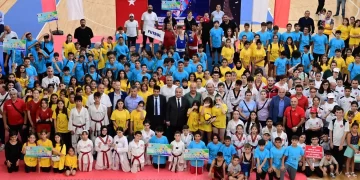 Sinop’ta yaz spor okulları törenle açıldı