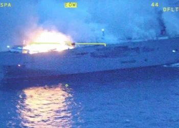 Hollanda’daki bir kargo gemisinde yangın çıktı!