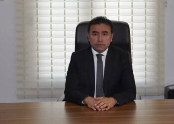 Yardım paralarını hesabına geçirdiği iddia edilen kaymakam tutuklandı