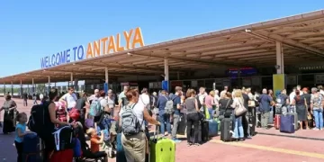 Antalya’ya gelen turist sayısı 9 milyona ulaştı