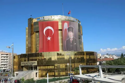 CHP'li Aydın Büyükşehir Belediyesinden FETÖ'cü hainlere çift maaş Aydin Buyuksehir Belediyesi habermeydan