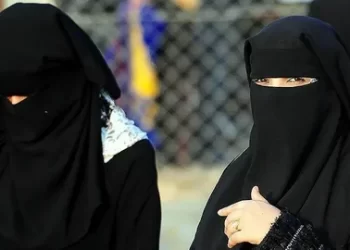 Fransa okullarda abaya giyilmesini yasaklıyor