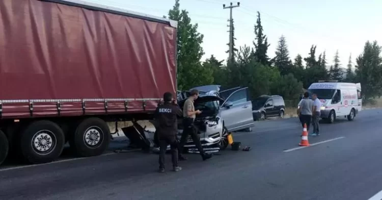 Tan Tasci trafik kazasi gecirdi habermeydan