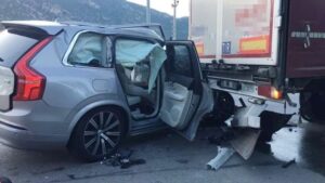 Tan Tasci trafik kazasi gecirdi2 habermeydan