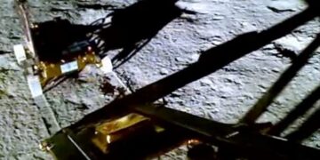 Hindistan’ın keşif aracı, Ay yüzeyinde ‘ilk adımlarını’ gerçekleştirdi