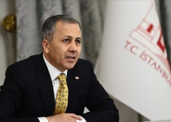 Bakan Yerlikaya açıkladı: 19 göçmen kaçakçısı yakalandı