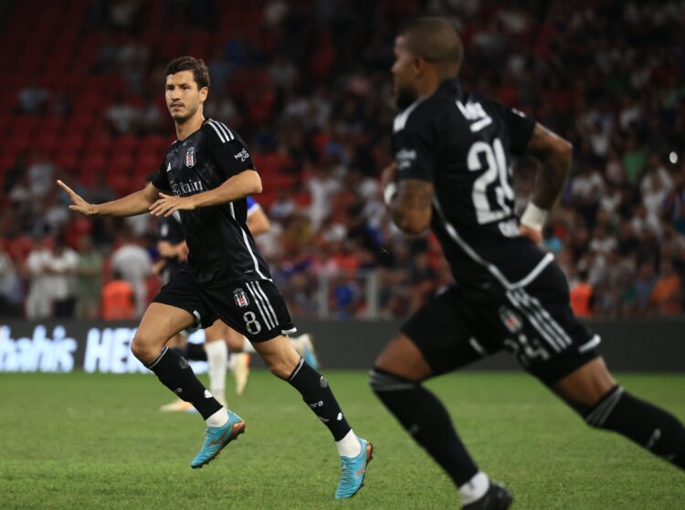 besiktas deplasmanda rahat sekilde turladi habermeydan