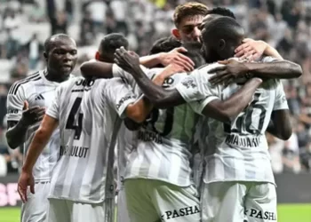 Beşiktaş Dinamo Kiev maçları kadrosunu UEFA'ya bildirdi! Beşiktaş Dinamo Kiev maçları kadrosunu UEFA’ya bildirdi!