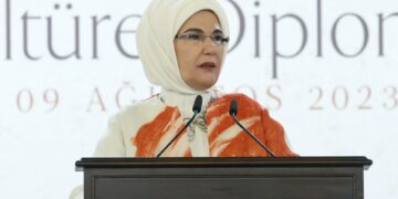 Emine Erdoğan, ‘Yüzyılın Anıları Geçmişten Günümüze Kültürel Diplomasi’ paylaşımı yaptı