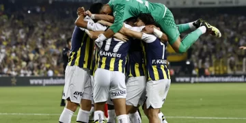 Fenerbahçe Kadıköy’de farklı kazandı