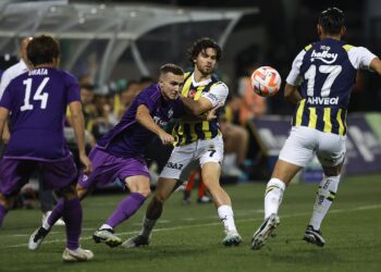 Fenerbahçe olaylı maçta turu rahat geçti!