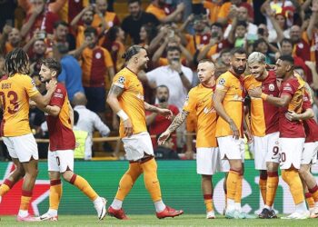 Galatasaray UEFA Şampiyonlar Ligi’nde gruplara kaldı