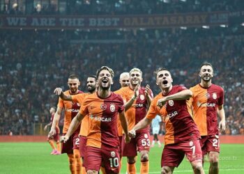Galatasaray yeni kadrosunu UEFA’ya yolladı