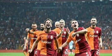 Galatasaray yeni kadrosunu UEFA’ya yolladı