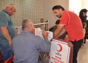Muş’ta kan bağış kampanyasına yoğun ilgi!