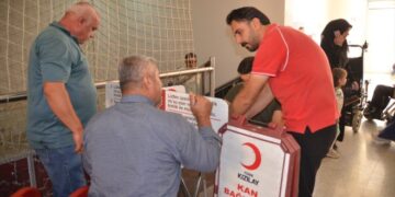 Muş’ta kan bağış kampanyasına yoğun ilgi!