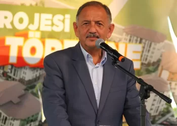 Bakan Özhaseki, deprem konutları hakkında açıklama yaptı