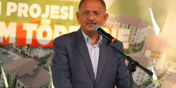 Bakan Özhaseki, deprem konutları hakkında açıklama yaptı