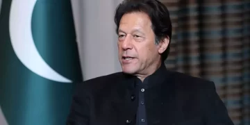 Eski Pakistan Başbakanı Khan’ın hapis cezası ertelendi