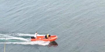 Sinop’ta Denizde boğulan kişiye sağlık ekipleri botta kalp masajı yaptı