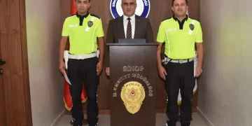Sinop’ta yaşlı adamı kayalıklardan kurtaran polislere teşekkür belgesi