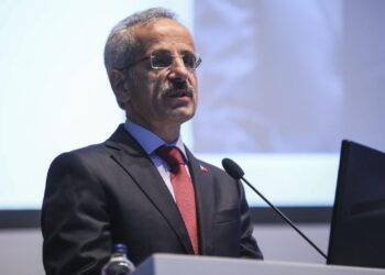 Bakan Uraloğlu: 3 bin vagonluk malzeme deprem bölgesinde