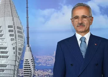Bakan Uraloğlu açıkladı: Çamlıca Kulesi’ne yoğun talep!