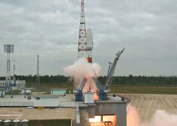 Rusya’ya ait uzay aracı Ay’a çarptı