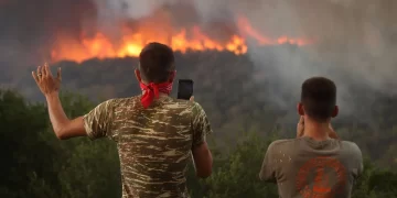 Yunanistan’da orman yangınlarını başlattığı iddia edilen 140 kişi gözaltına alındı