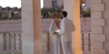 Burcu Esmersoy ve Nazım Akmandil İtalya’da dünyaevine girdi!