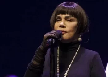 Sezen Aksu’dan Atatürk’e hakaret eden lise öğrencisine mektup