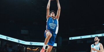 Anadolu Efes sezona galibiyetle başladı!