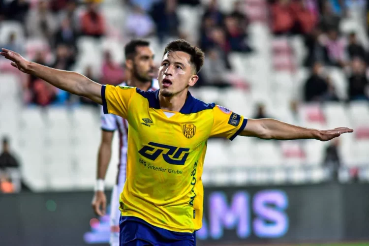 ankaragucu sivasspor deplasmaninda ilk 3 puanini aldi habermeydan