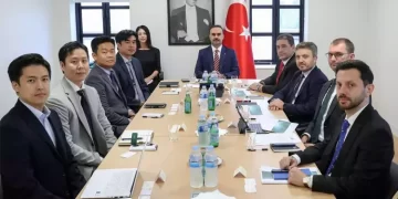 Bakan Kacır, teknoloji şirketleriyle toplantı gerçekleştirdi