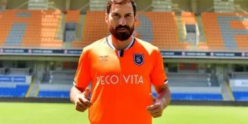 Başakşehir Şener Özbayraklı ile yollarını ayırdı!