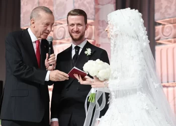 Başkan Erdoğan yeğeninin nikah törenine katıldı!