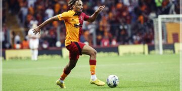 Juventus, Sacha Boey’i İstiyor!