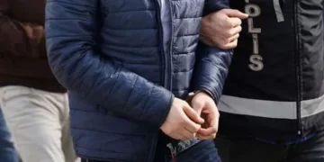 İstanbul’da turistleri dolandıran suç örgütüne operasyon gerçekleştirildi