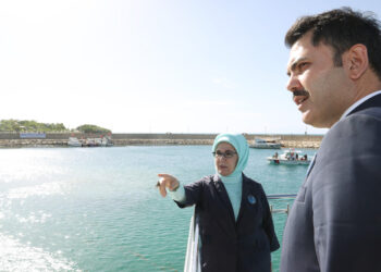 Emine Erdoğan, Van Gölü’nün korunmasıyla ilgili bilgi edindi