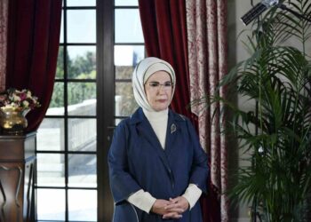 Emine Erdoğan, 1196 Ukraynalı çocuğun Türkiye’ye getirilmesi hakkında açıklamalarda bulundu