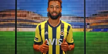 Fenerbahçe Nazım Sangare ile yollarını ayırdı!