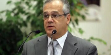 Fransa’nın Nijer elçisi ülkeyi terk etti