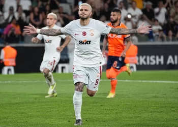 Galatasaray Başakşehir deplasmanında 3 puanı kaptı!