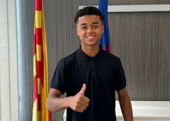 Kluivert’ın oğlu Barça ile sözleşme imzaladı!