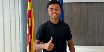 Kluivert’ın oğlu Barça ile sözleşme imzaladı!