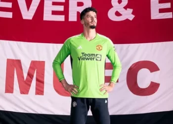 Manchester United Altay Bayındır’ı resmen açıkladı!