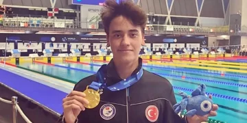 Milli yüzücü Kuzey Tunçelli, gençlerde dünya şampiyonu oldu