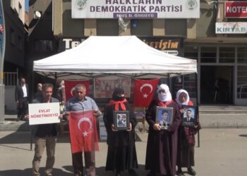 Muş’ta Evlat nöbeti tutan ailelerden HDP ve CHP’ye tepki