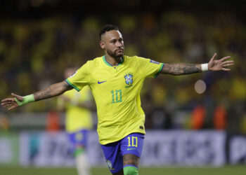 Neymar Pele’nin rekorunu kırdı